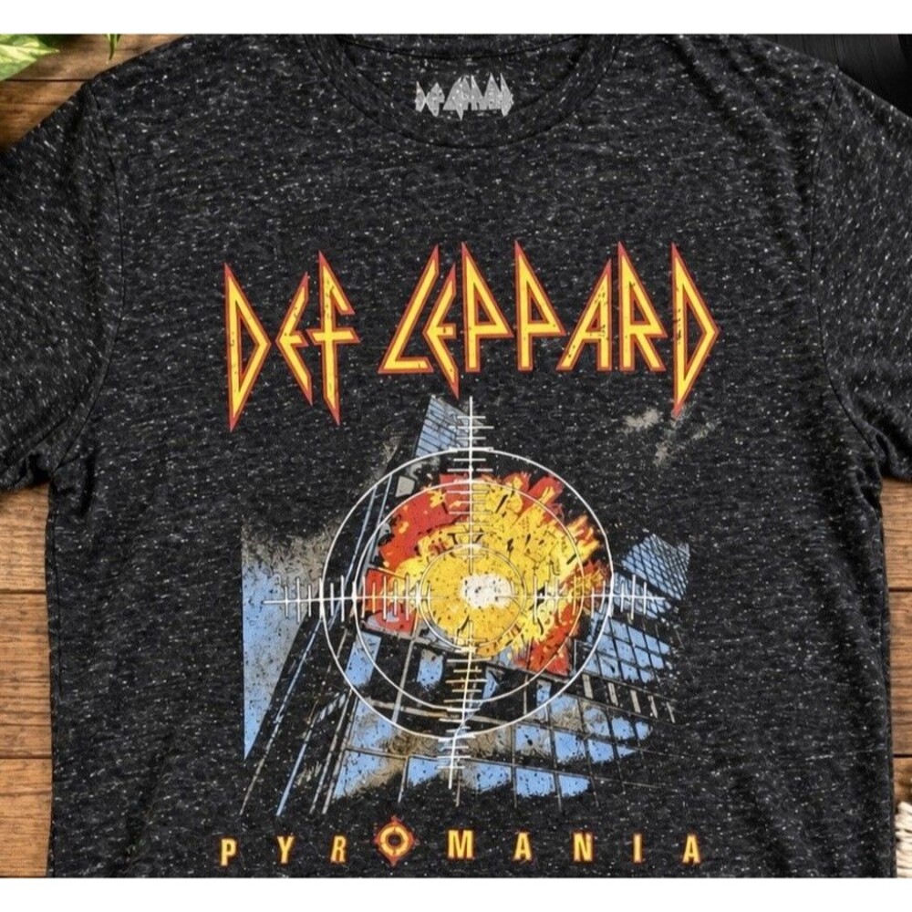 Def Leppard Pyromania T Shirt Men’s L Black Heather Rock Band Graphic Tee 2015